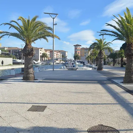 Fs110-020 Appt 2 Pieces 4 Personnes * Frejus